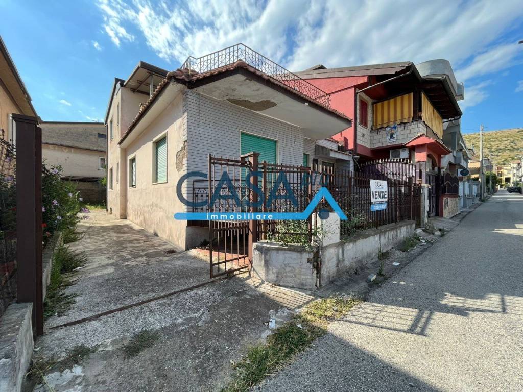 Casa Indipendente in vendita a Vitulazio via Giovanni Pascoli