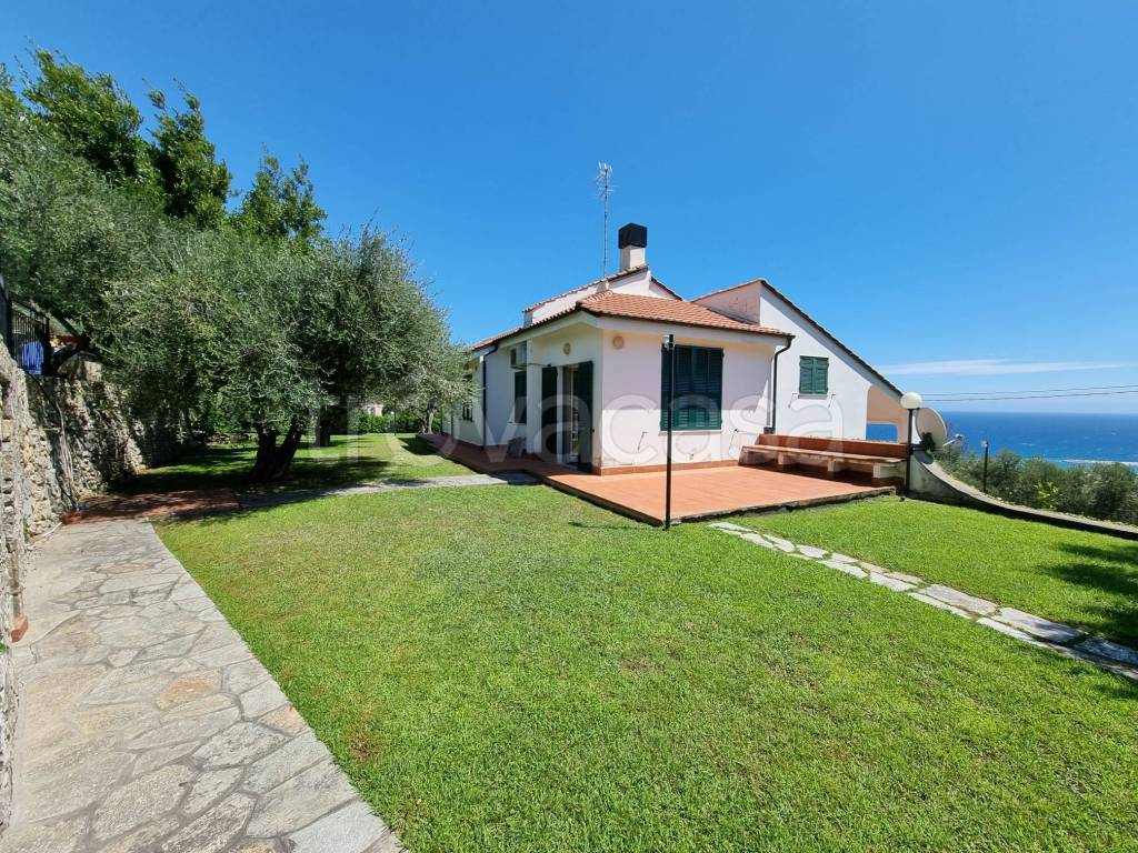 Villa in vendita a Loano via San Damiano