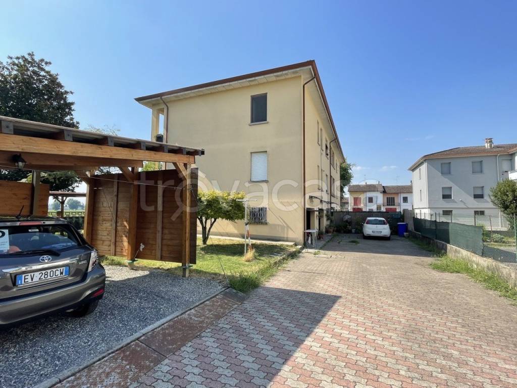 Appartamento in vendita a Polesine Zibello via Filippo Melloni, 3