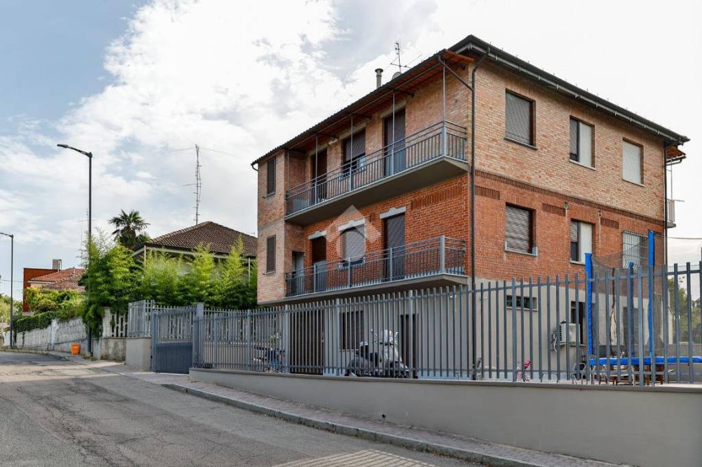 Villa Bifamiliare in vendita ad Asti via al Mulino, 3
