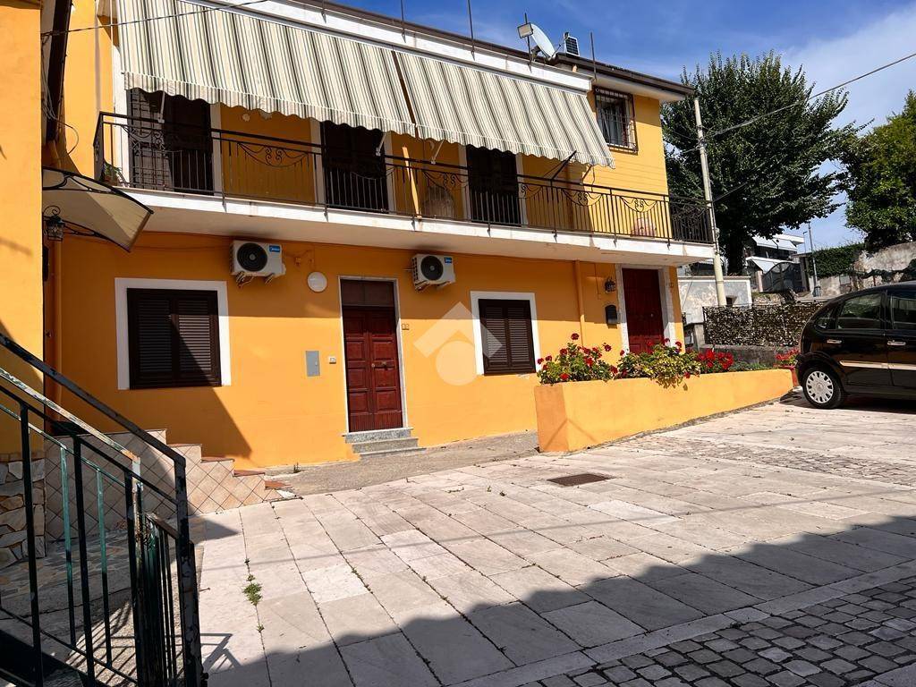 Casa Indipendente in vendita a Giffoni Sei Casali via Capocasale, 39