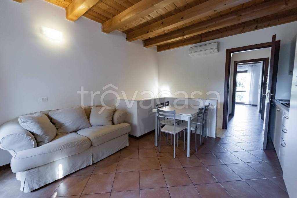 Appartamento in vendita a Castelnuovo del Garda via Brolo, 2