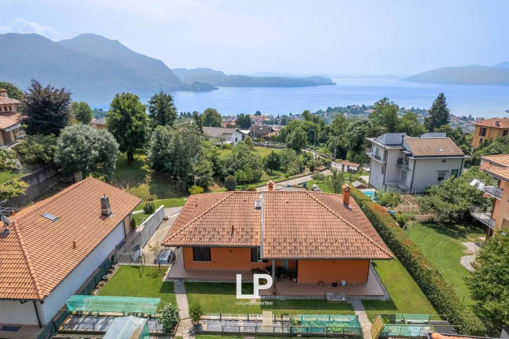 Villa in vendita ad Arizzano via Frova Alta,