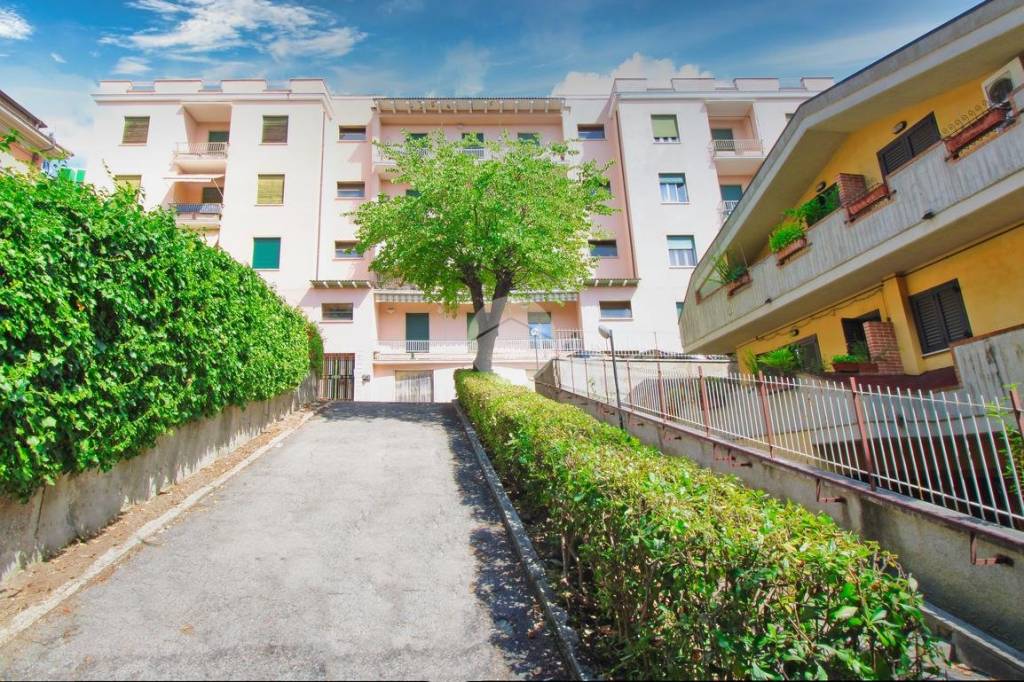 Appartamento in vendita a Teramo viale Camillo Benso Cavour, 40