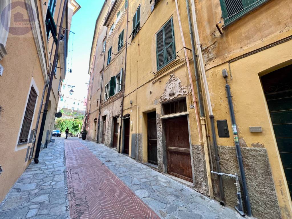 Loft in vendita a Imperia via Domenico Acquarone, 24