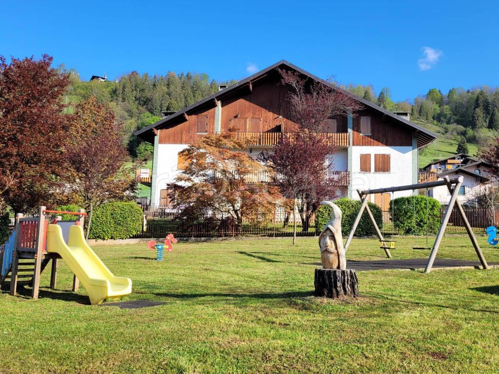 Appartamento in vendita a Castione della Presolana monte Valsacco 2