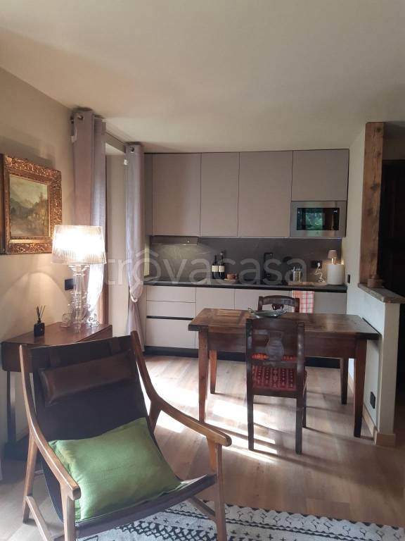 Appartamento in affitto a Courmayeur viale Monte Bianco, 43
