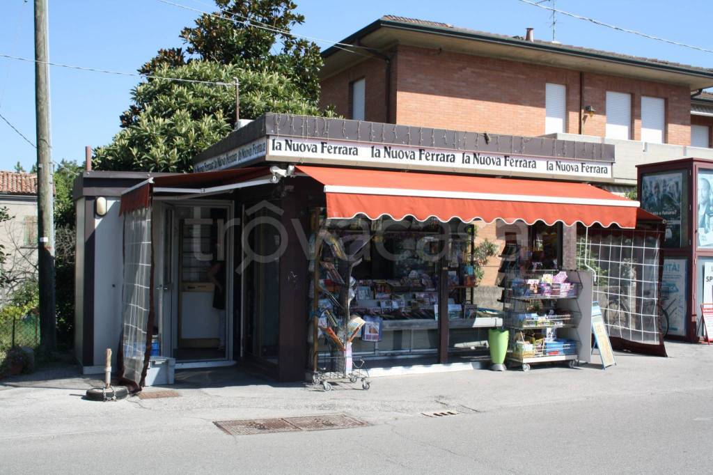 Edicola in vendita a Ferrara via Dieci Martiri, 288