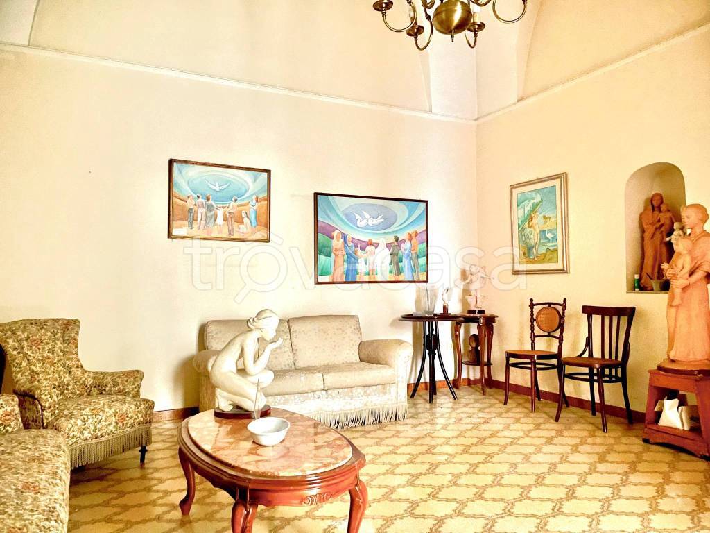 Casa Indipendente in vendita a Salice Salentino via Maria Cristina di Savoia, 37
