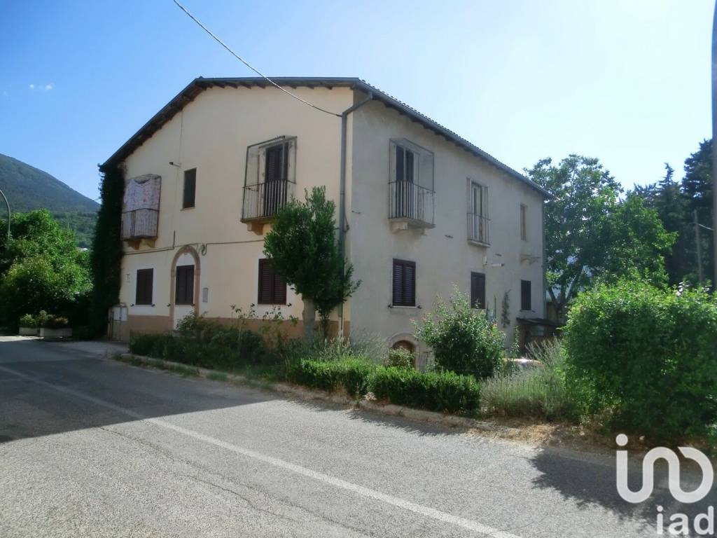 Appartamento in vendita a Bugnara strada Via d'Anunzio, 59