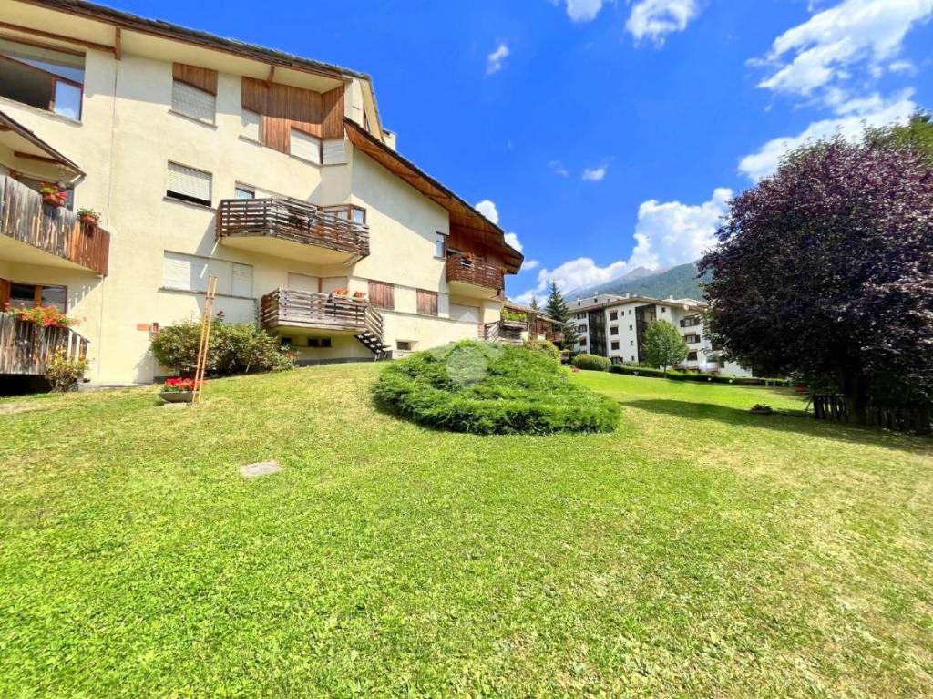 Appartamento in vendita a Bardonecchia via Montello, 57