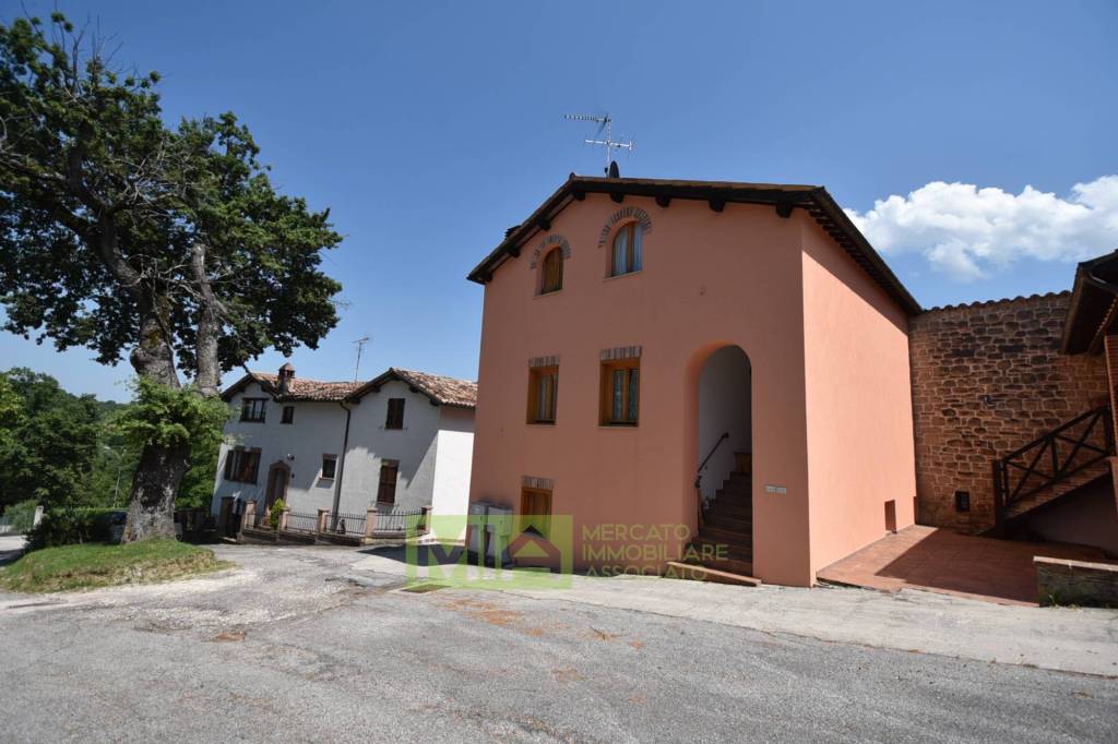 Appartamento in vendita a Montefortino montazzolino, snc