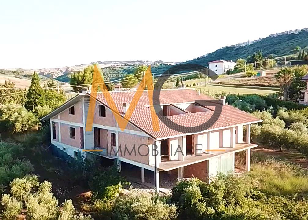 Villa Bifamiliare in vendita a Montenero di Bisaccia contrada Querce Marine