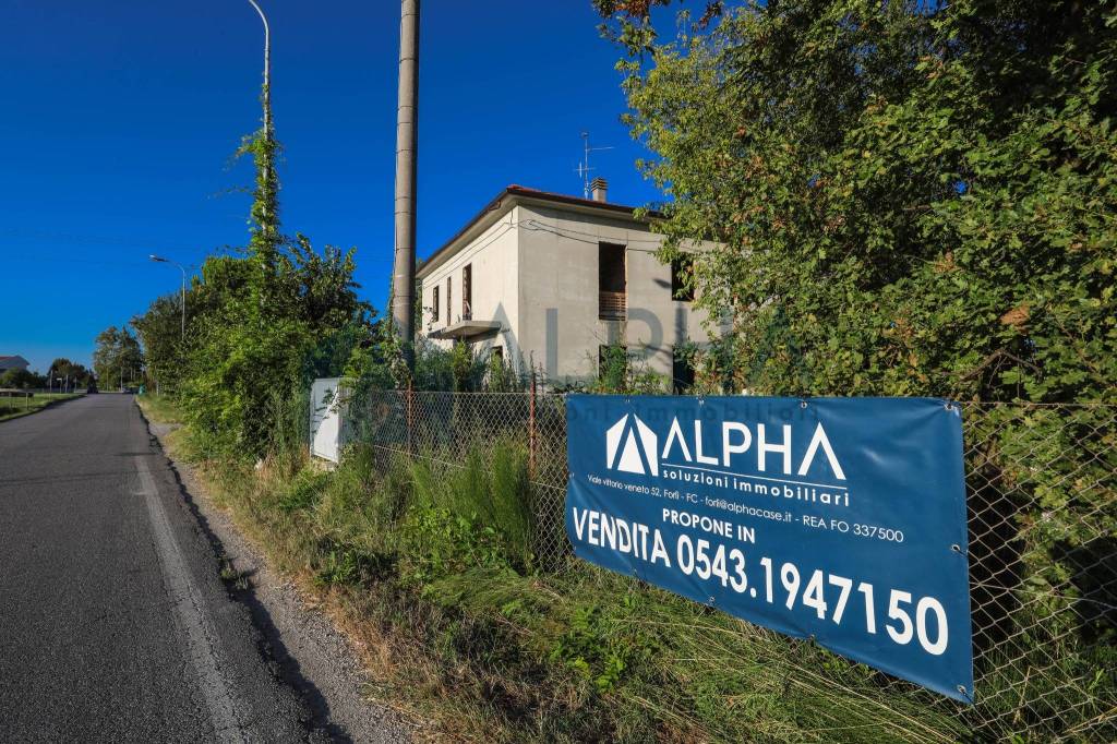 Villa Bifamiliare in vendita a Forlì via Voltuzza