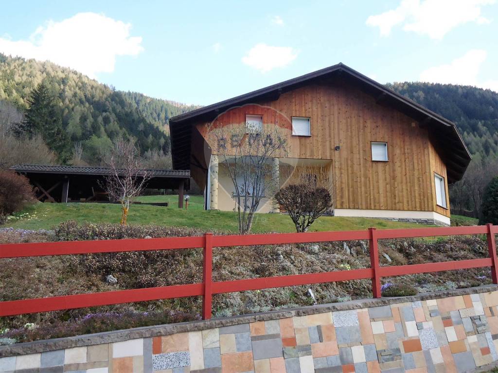 Villa in vendita a Temù