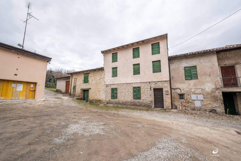 Casa Indipendente in vendita a Guiglia via Sassi 128/a