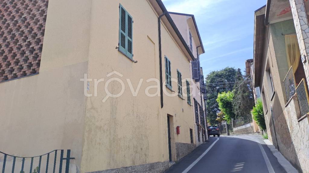Casa Indipendente in vendita a Stradella via Montalino, 2