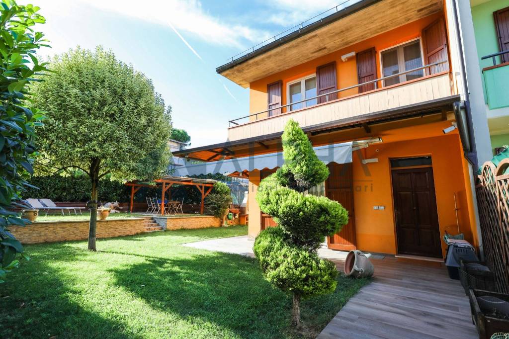 Villa in vendita a Mercato Saraceno viale Roma