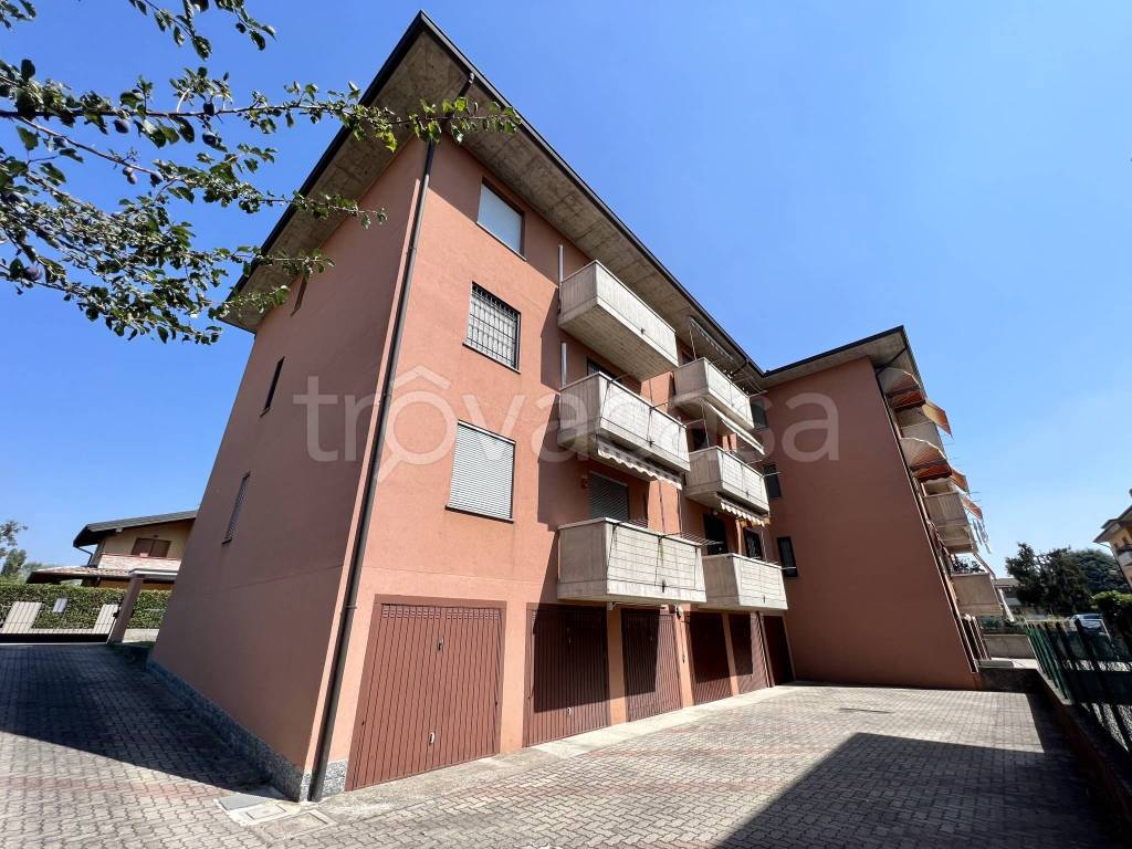 Appartamento in vendita a Cornegliano Laudense via Santissimi Simone e Giuda