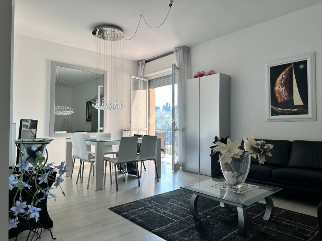 Appartamento in vendita a Lerici via Gozzano, 44