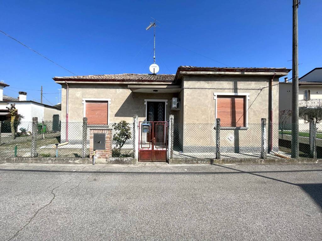Villa in vendita a Taglio di Po borgo Milani, 2