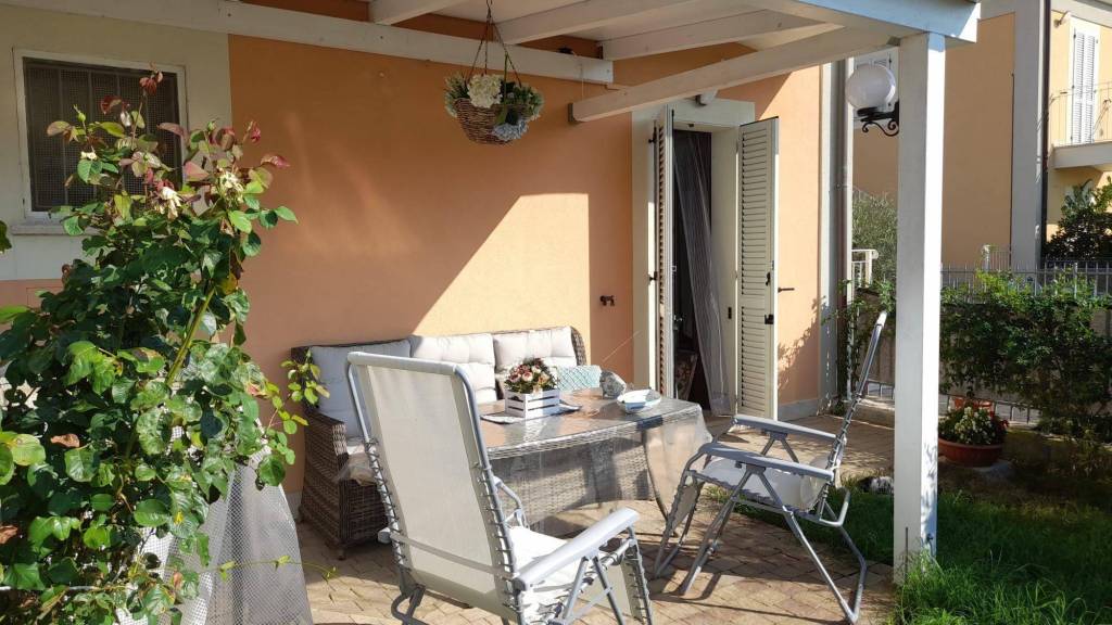 Villa a Schiera in in affitto da privato a Loreto via Giovanni Falcone, 51