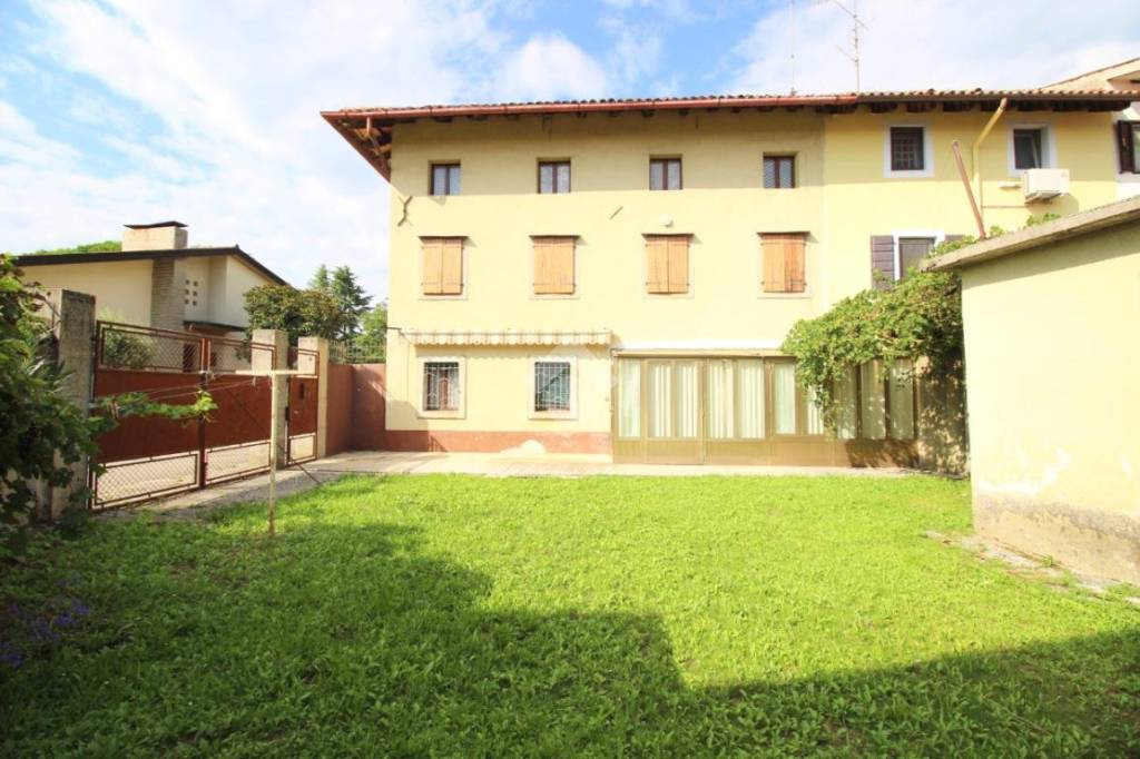 Casa Indipendente in vendita a Cividale del Friuli via Tombe Romane, 35