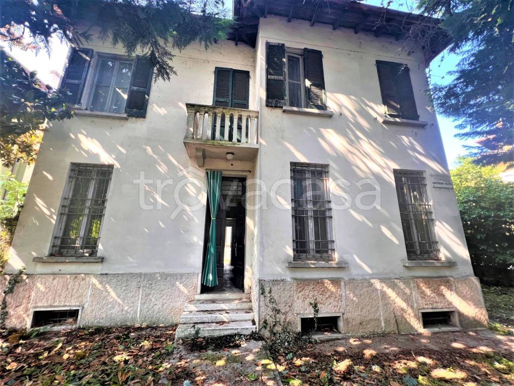 Villa in vendita a Mantova via Goffredo Mameli