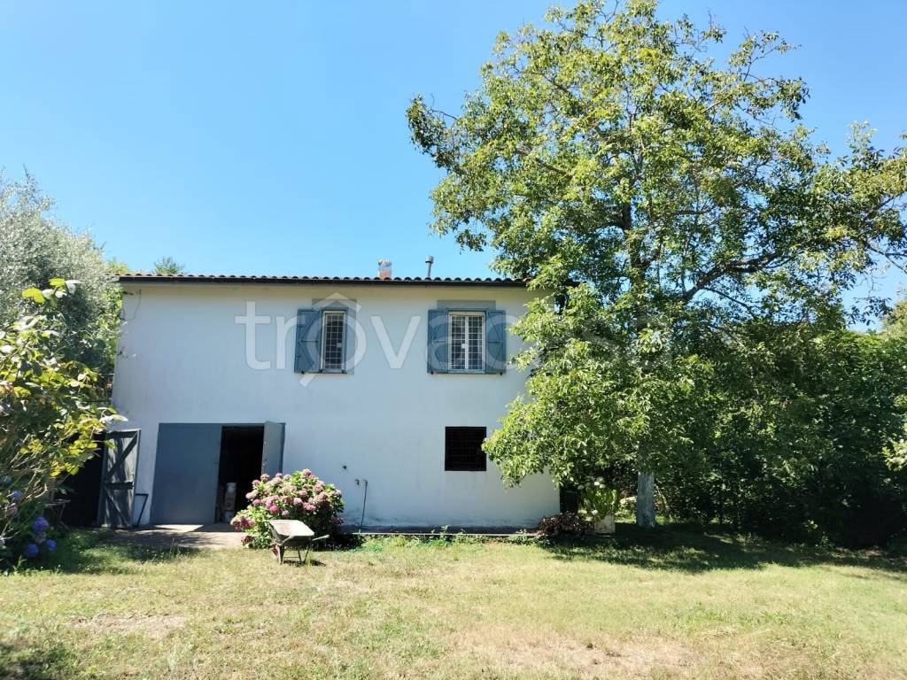Villa in vendita a Caprarola strada Provinciale San Rocco