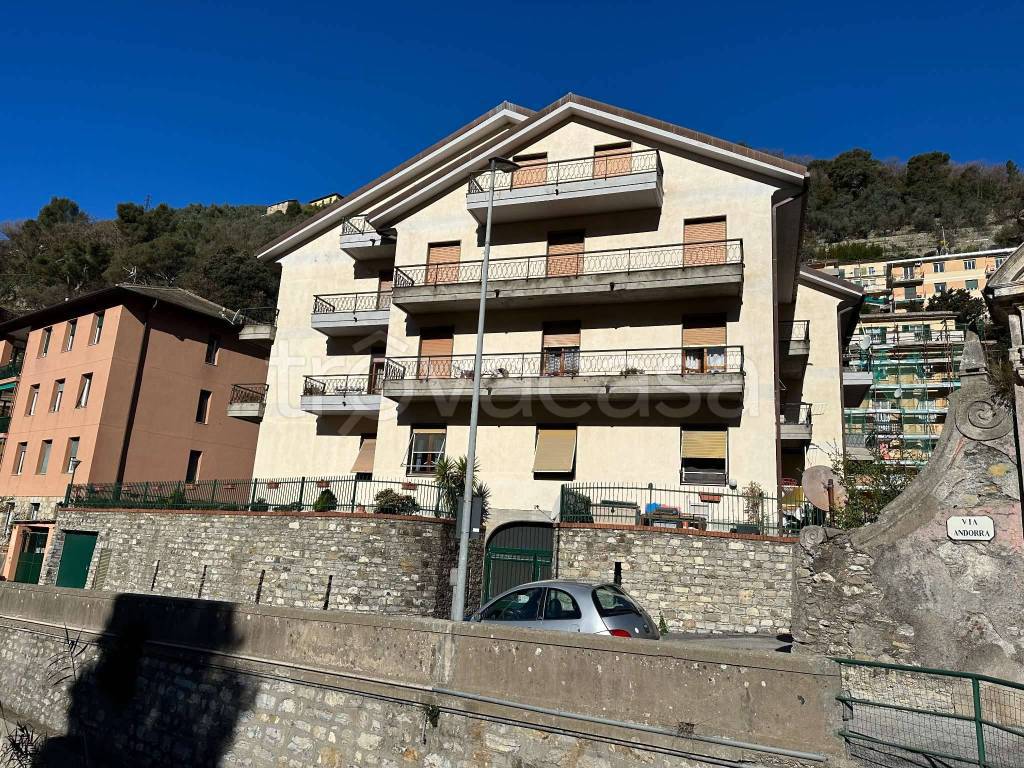 Appartamento in vendita a Sori via Andorra