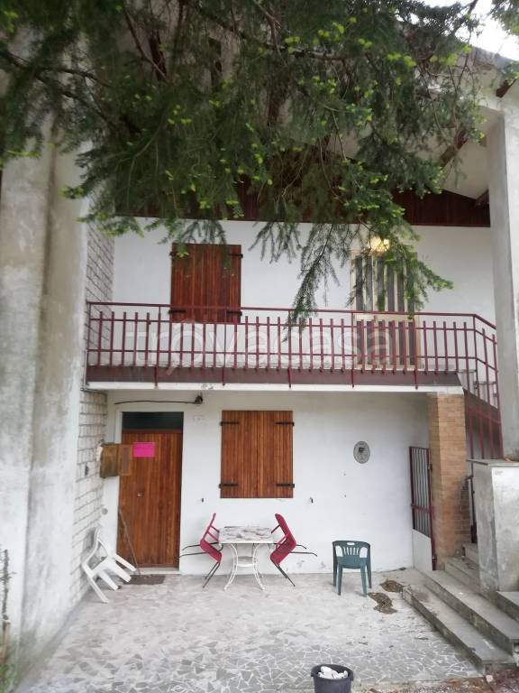Appartamento in in vendita da privato ad Apiro località Pian dell'Elmo