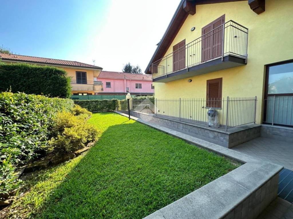 Villa a Schiera in vendita a Trezzano Rosa via Risorgimento