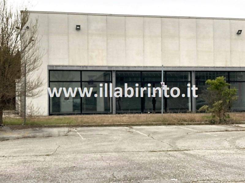 Capannone Industriale in vendita a Faenza