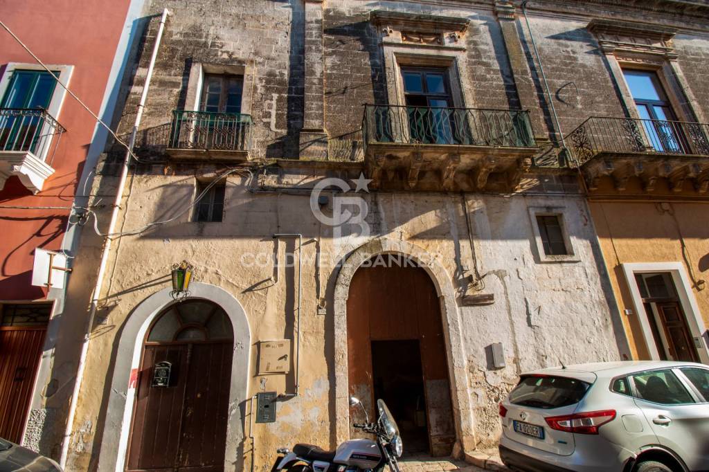Casa Indipendente in vendita a San Vito dei Normanni via Monsignore Annibale De Leo