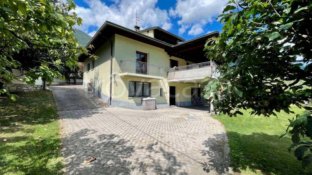 Villa in vendita a Berbenno di Valtellina via Berbenno