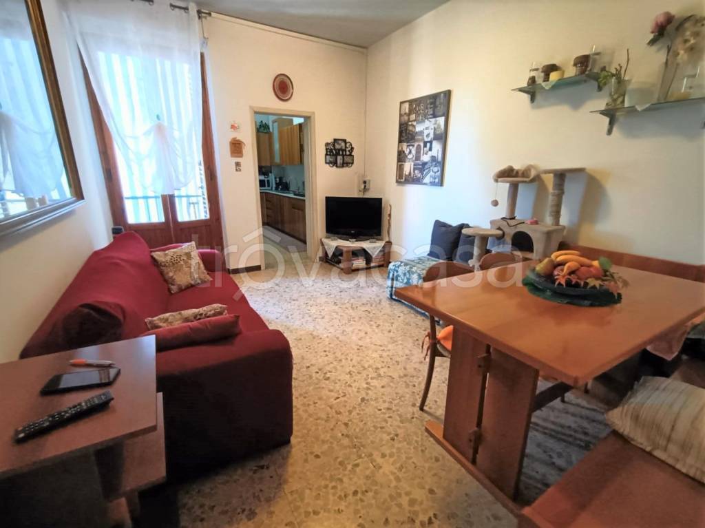 Appartamento in vendita a Prato via Garigliano