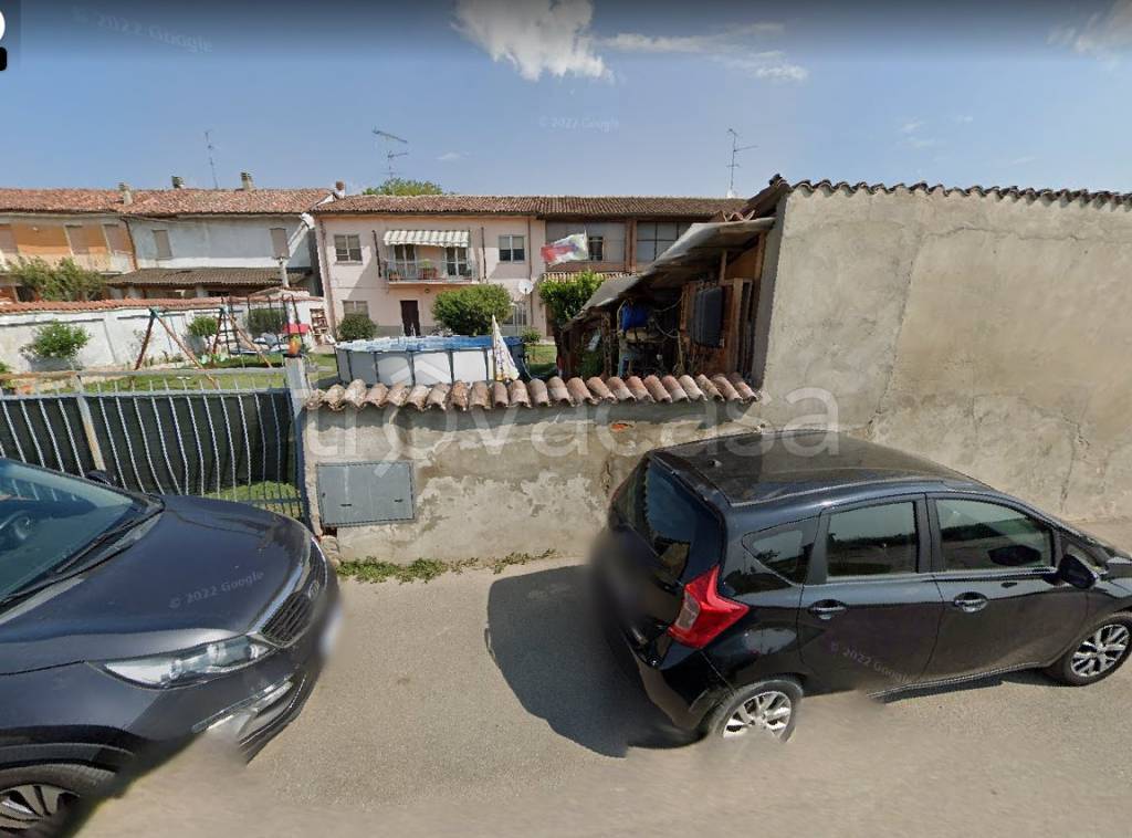 Appartamento all'asta a Torre Beretti e Castellaro via Cassinera, 18