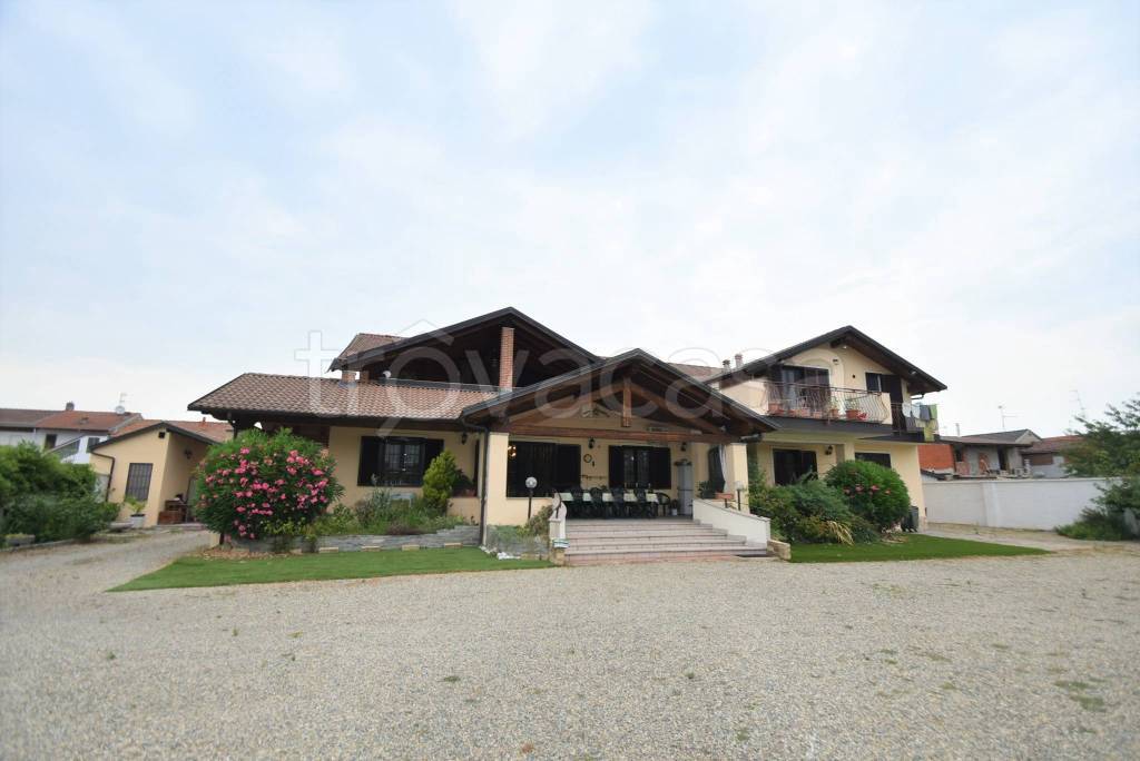 Villa Bifamiliare in vendita a Vercelli via Prarolo