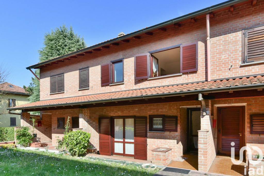 Villa a Schiera in vendita a Carate Brianza via Michelangelo Buonarroti, 3