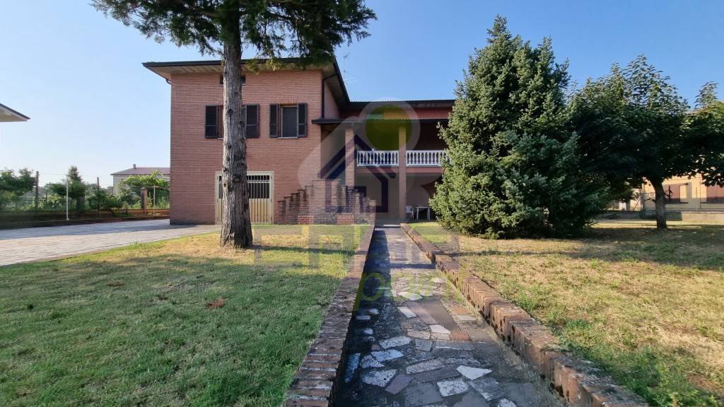 Villa in vendita a Caselle Landi via don giuseppe patti