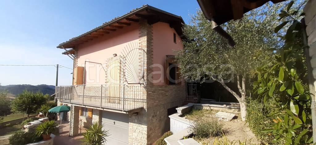 Villa in vendita a Zavattarello