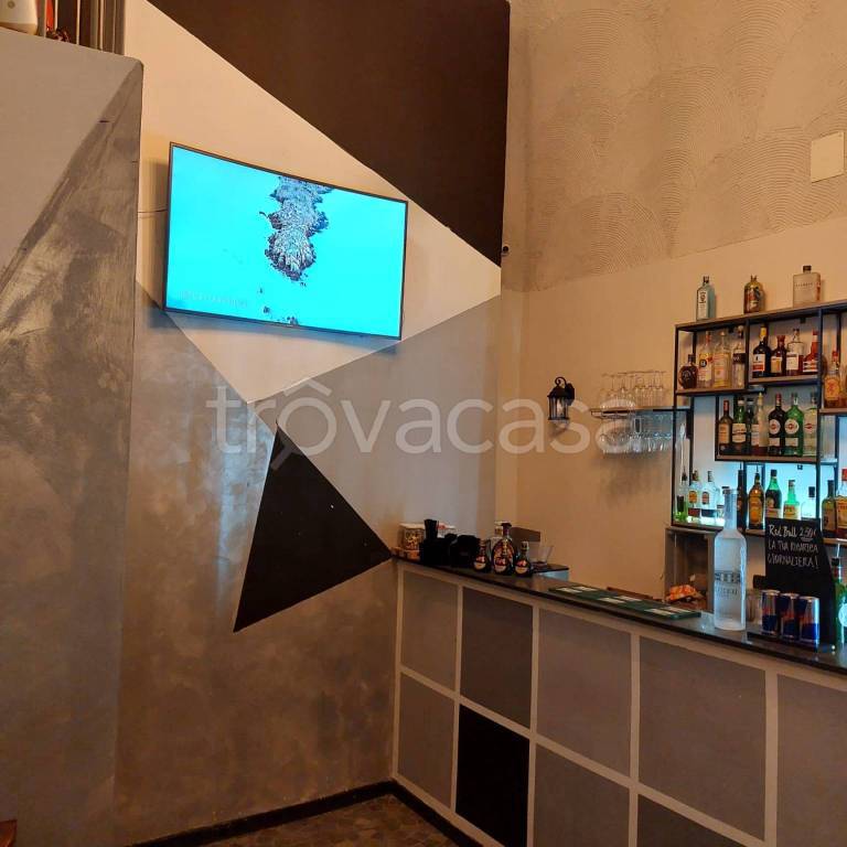 Bar in in affitto da privato a Napoli via Santa Chiara, 27