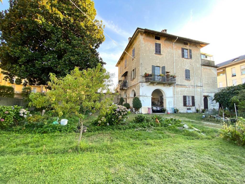 Casa Indipendente in vendita a Verbania corso Lorenzo Cobianchi