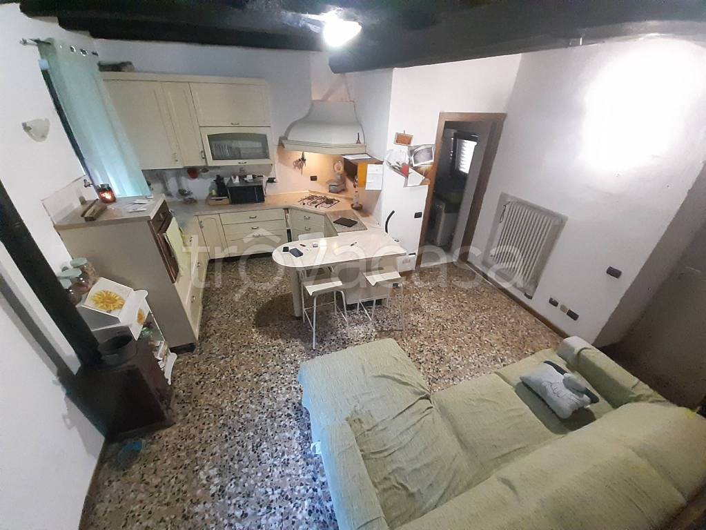 Appartamento in vendita ad Appiano Gentile via Giovanni Ortelli