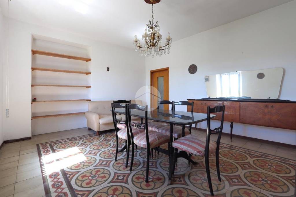 Casa Indipendente in vendita a Loreto Aprutino contrada Sablanico, 24