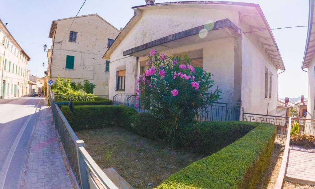 Villa Bifamiliare in vendita a San Costanzo via Giuseppe Garibaldi