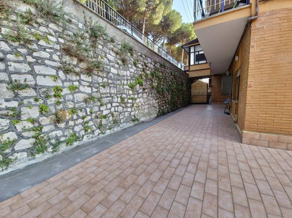 Appartamento in vendita a San Polo dei Cavalieri via Monte Gennaro, 35
