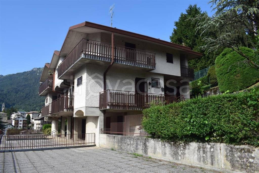 Appartamento in vendita a Serina via Tross