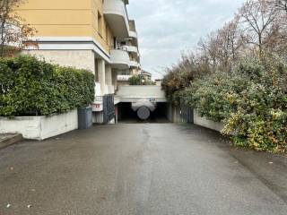 Garage in vendita a parma via carlo majorano, 4