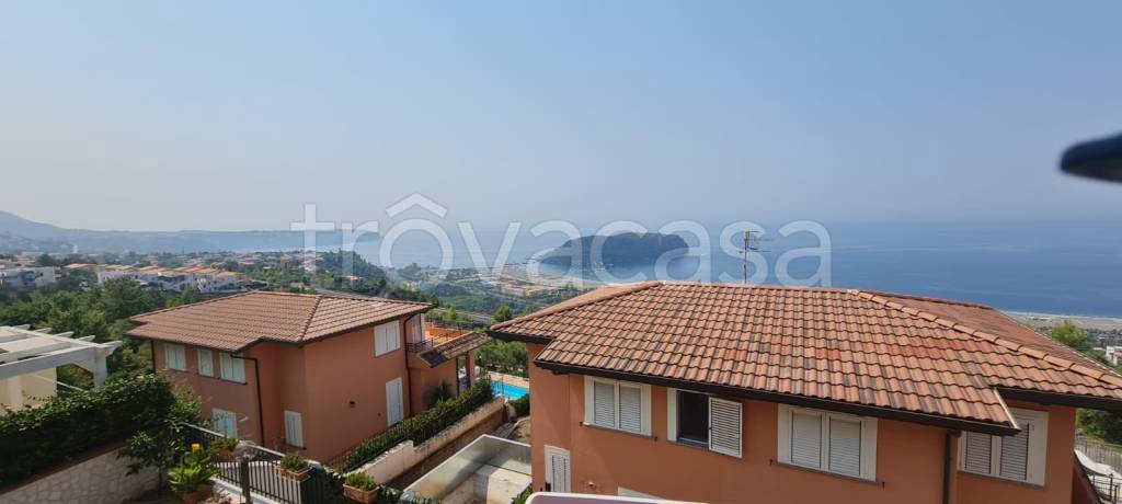 Villa Bifamiliare in vendita a Praia a Mare via Fortino